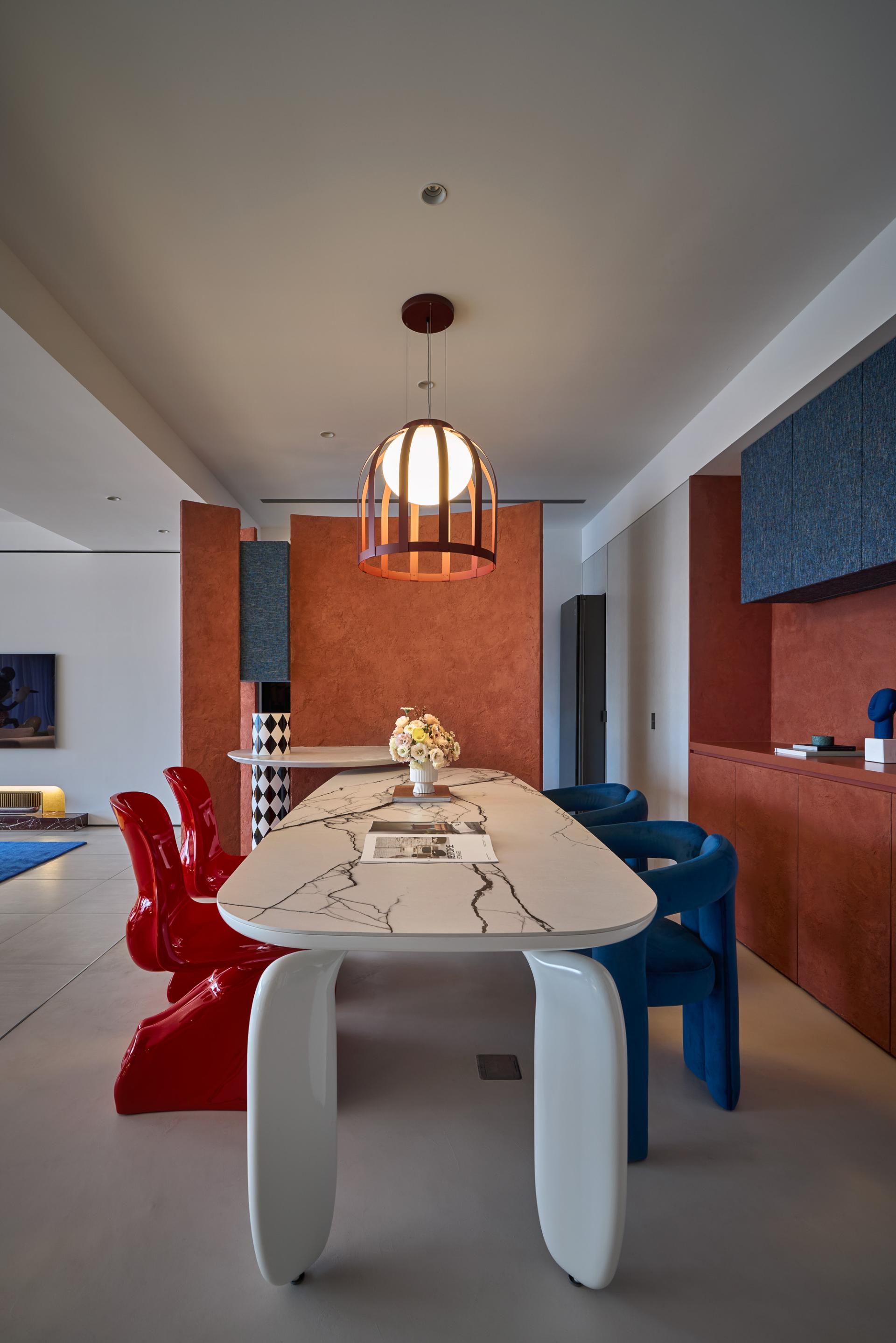 Residential - Living with Art